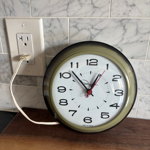 Vintage MCM Ingraham Model 7152 Electric Wall Clock (Tested and Working) - Picture 3 of 6